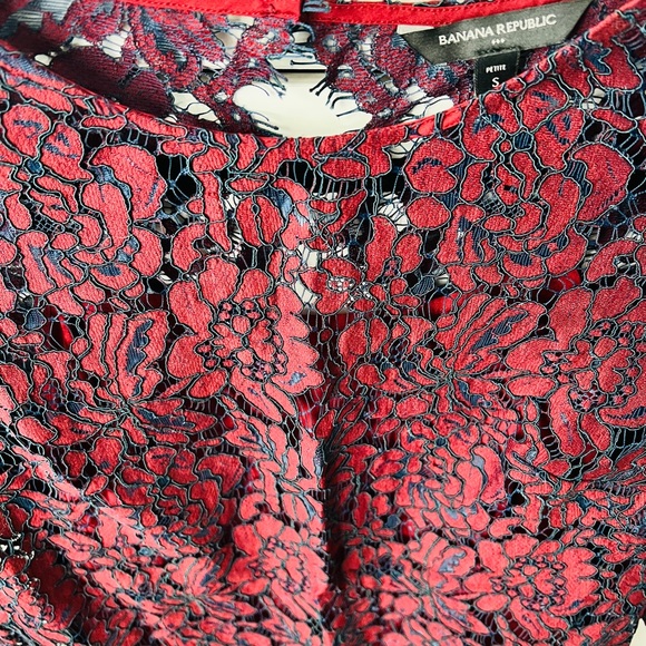 Banana Republic Lace Top - Picture 3 of 4